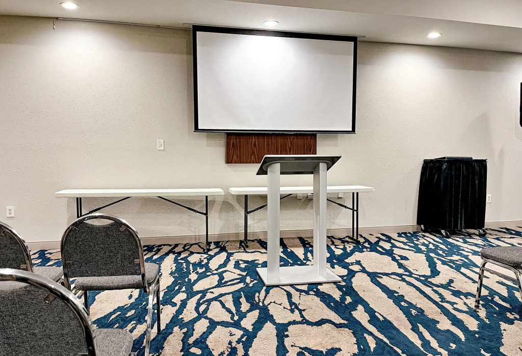 Comfort Suites Oil Center