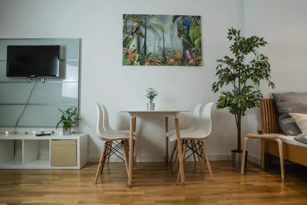 FULL HOUSE Studios - The Jungle Apartment - NETFLIX, WiFi inkl