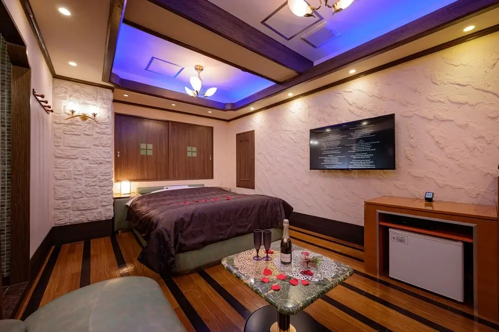 Hotel Metro (Adult Only)