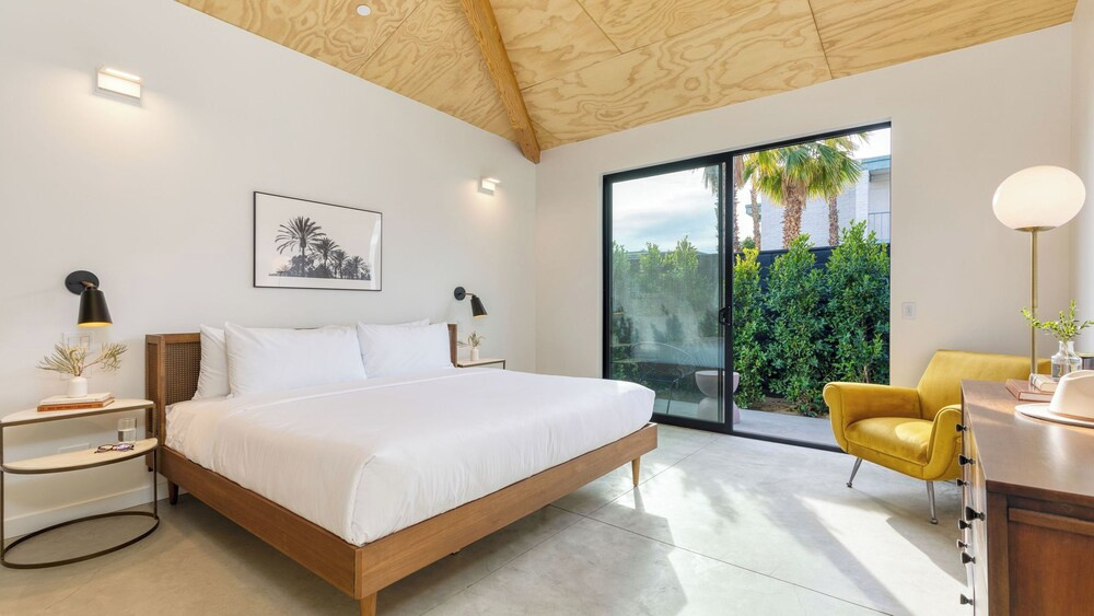 Blackhaus B : 4 Bedroom Suite by Avantstay 4-rooms