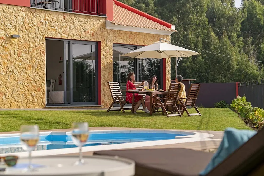 Felicidade Rocha I, for Families, With a Pool