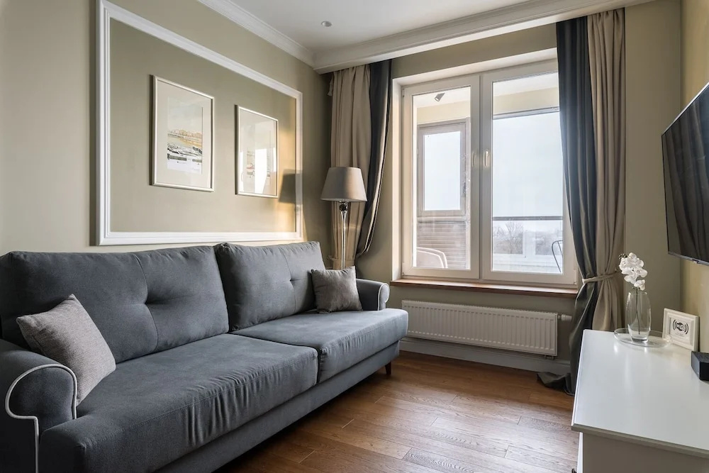 Apartments B. Sampsonievsky 4-6