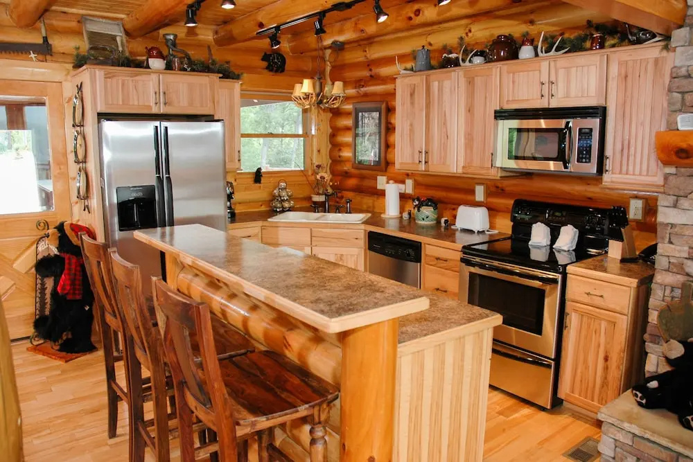 LAZY BEAR LODGE - 4 Br Cabin