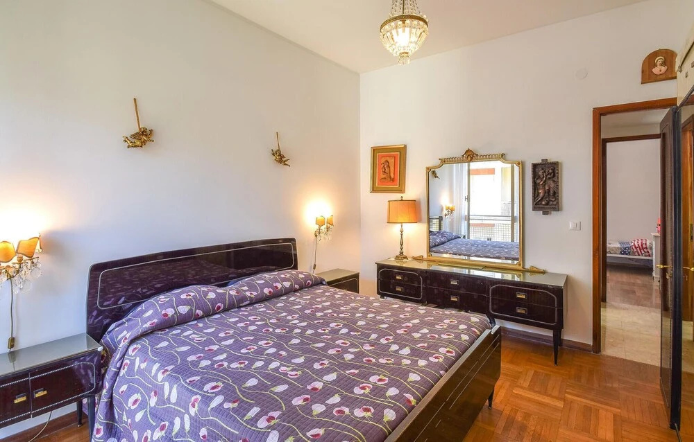 Amazing Apartment in Rapallo With Wifi and 2 Bedrooms