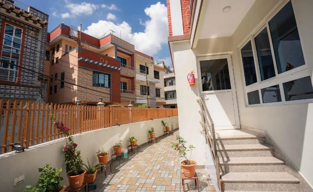 House of Forrest, Service Apartments