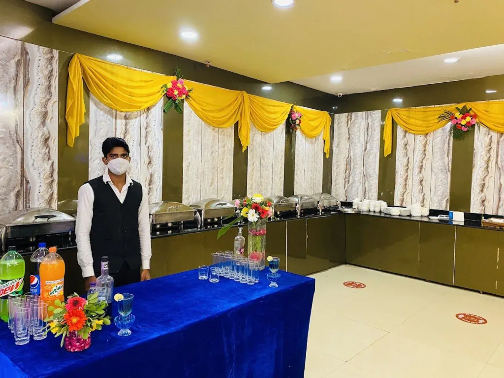 Banana Tree Hotel & Banquets