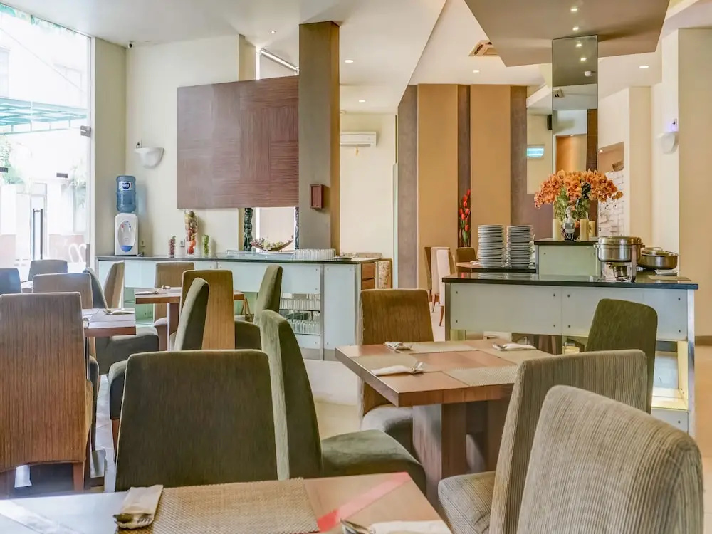 Townhouse OAK Hotel Grand Cikarang