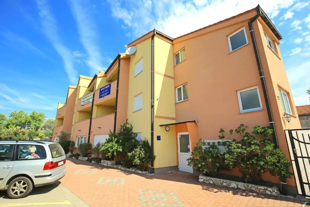 SOLARIS Modern Apartments with Sea View & Free Private Parking