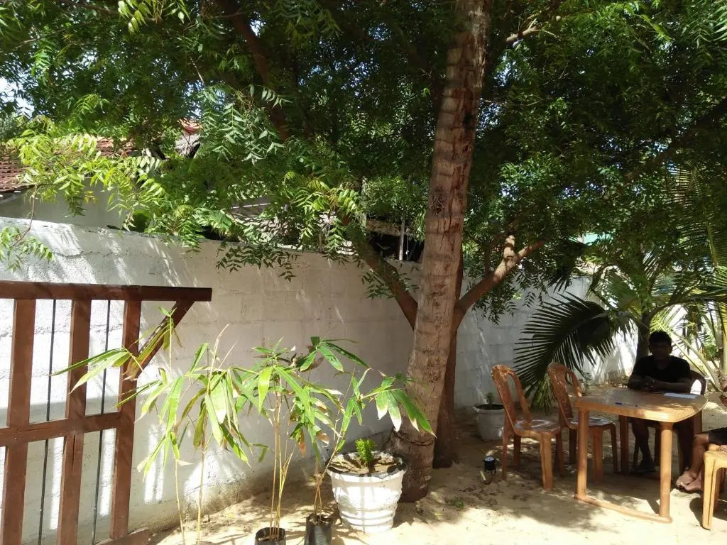 Leen Tangalle
