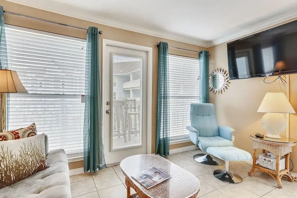 Seascape 2201 - 2 Br Condo