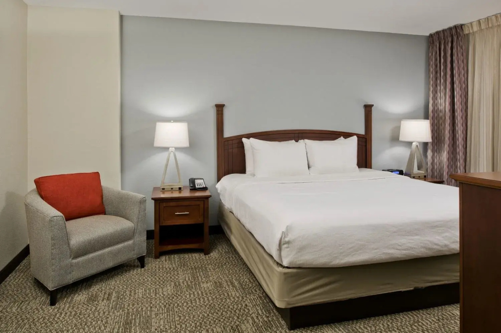 Staybridge Suites - Charlotte Ballantyne by IHG