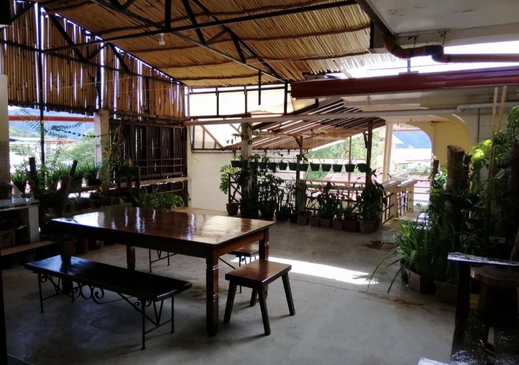 Cozy Coron Inn