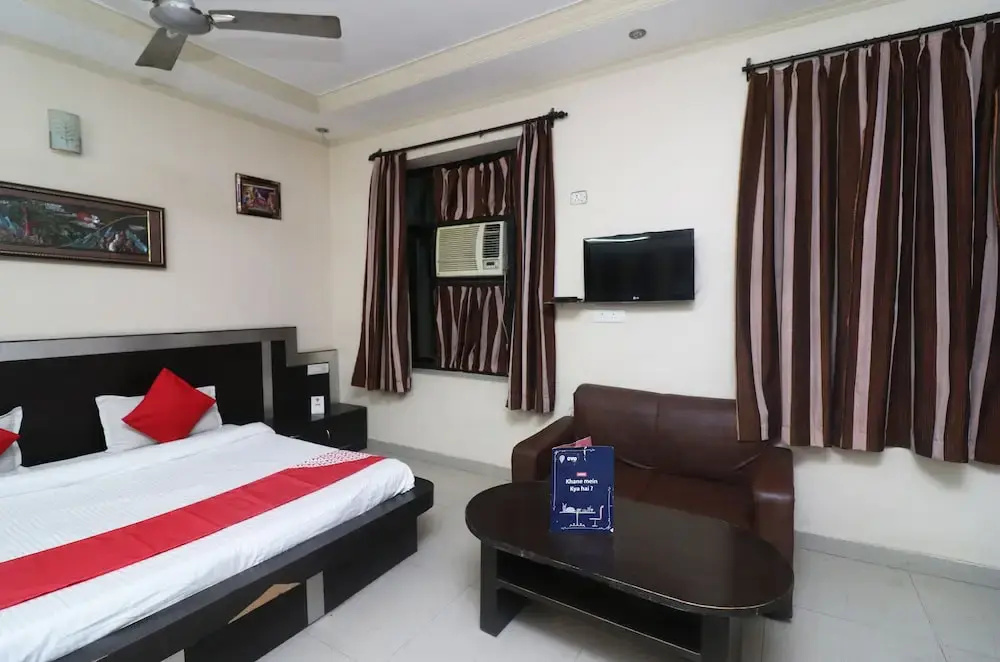 OYO 25037 Hotel Taj Heaven