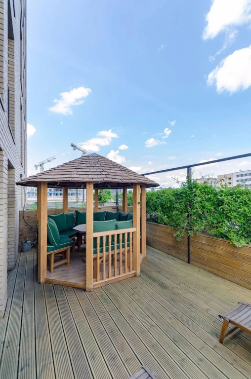 Stunning 2 Bed Flat w/ Terrace Next to Kings Cross