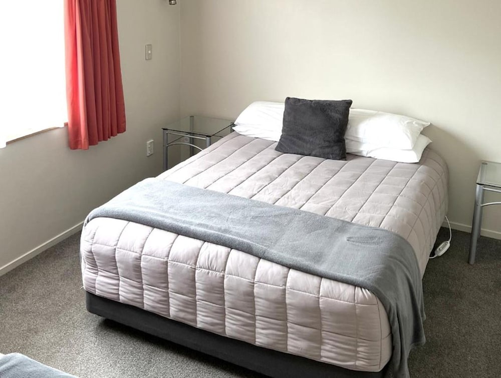 Jade Court Motel