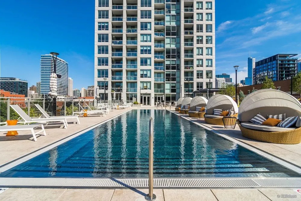 Apartment in River North with Balcony