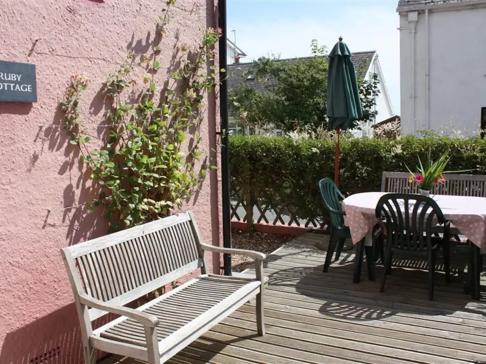 Pretty Holiday Home in Saundersfoot With Garden