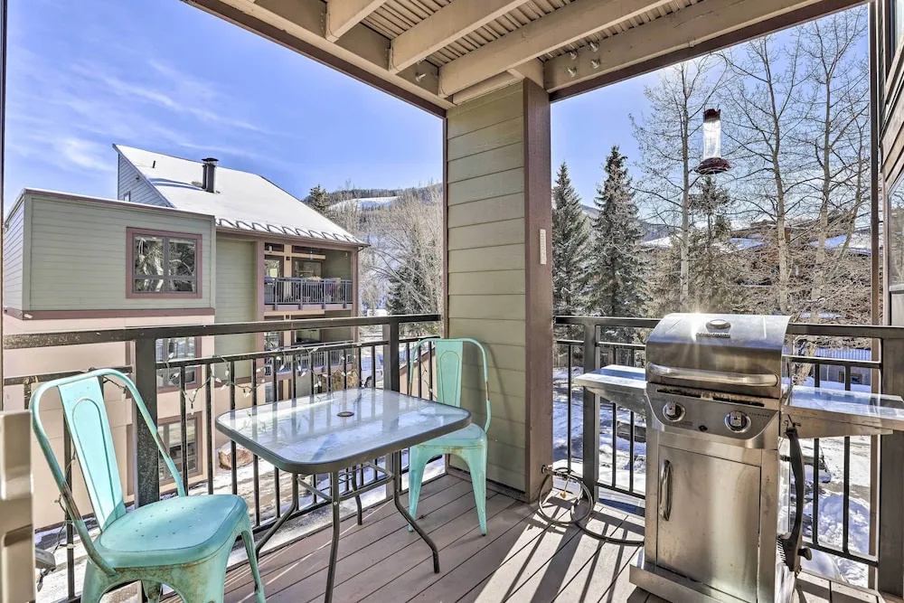 Vail Ski Condo w/ Mtn Views & Shuttle Service!