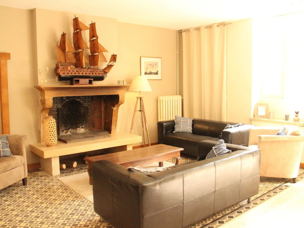 Beautiful country house with enclosed garden in green surroundings in Burgundy.