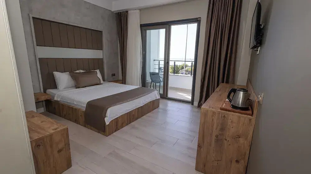 Holmi̇ Otel