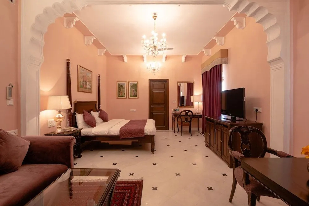 Nazarbagh Palace - Pura Stays
