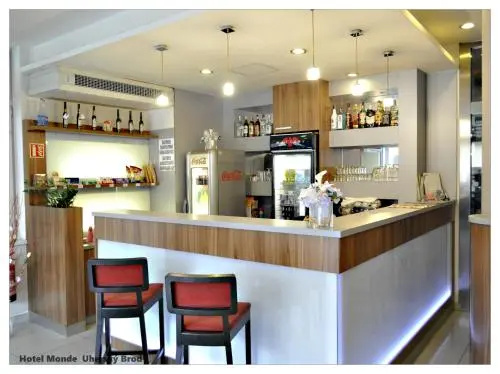 Hotel Monde