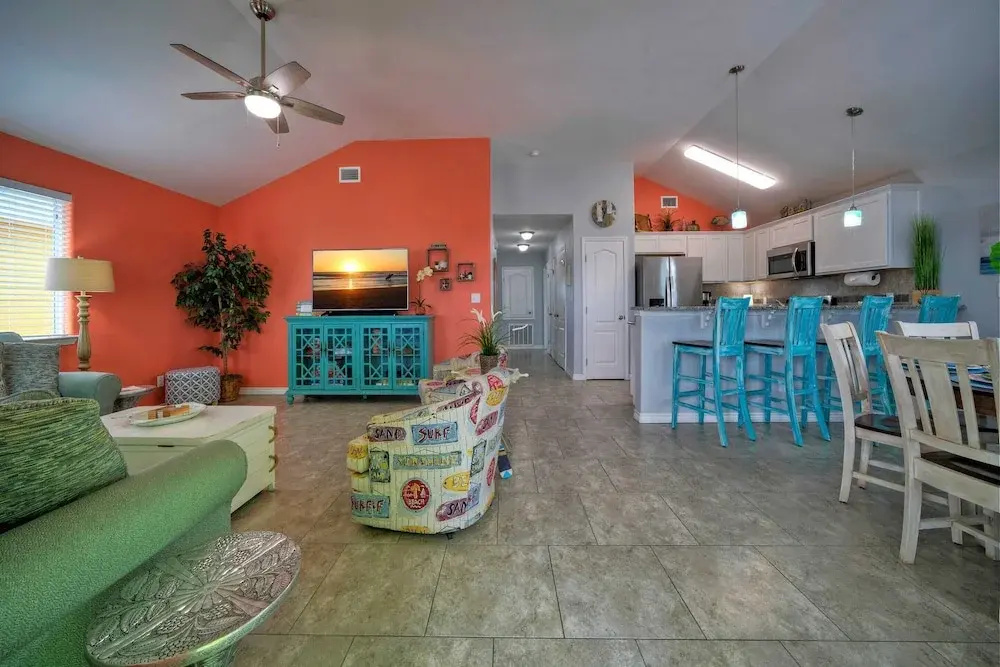 Laid Back Lime by AvantStay | Near Beach w/ Pool, Complimentary Pool Warmer