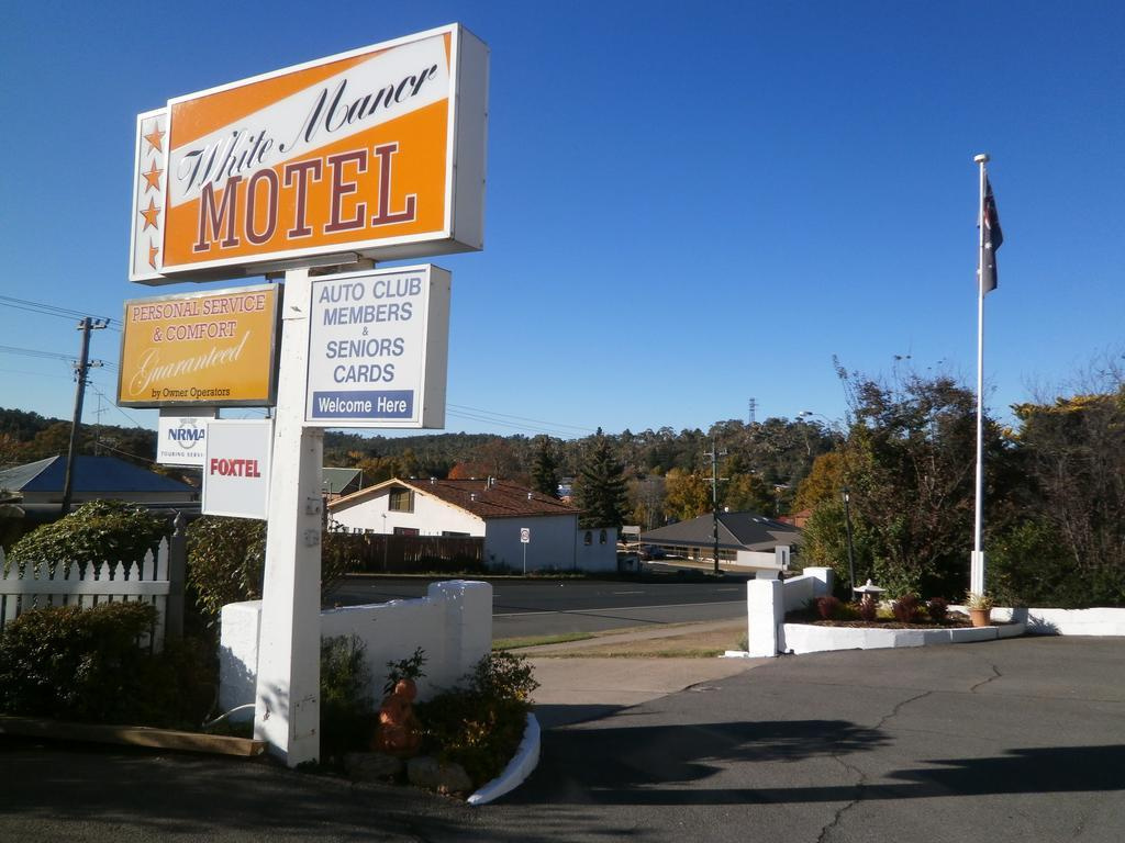 White Manor Motel