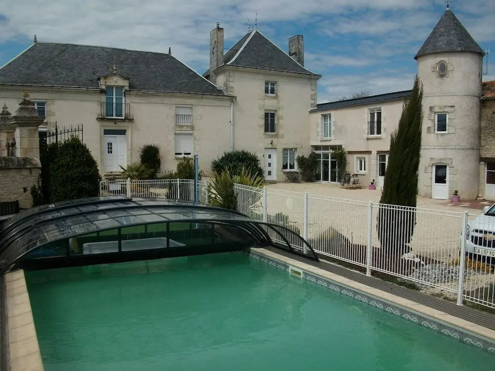 Chambres dHôtes Logis des Deux Tours
