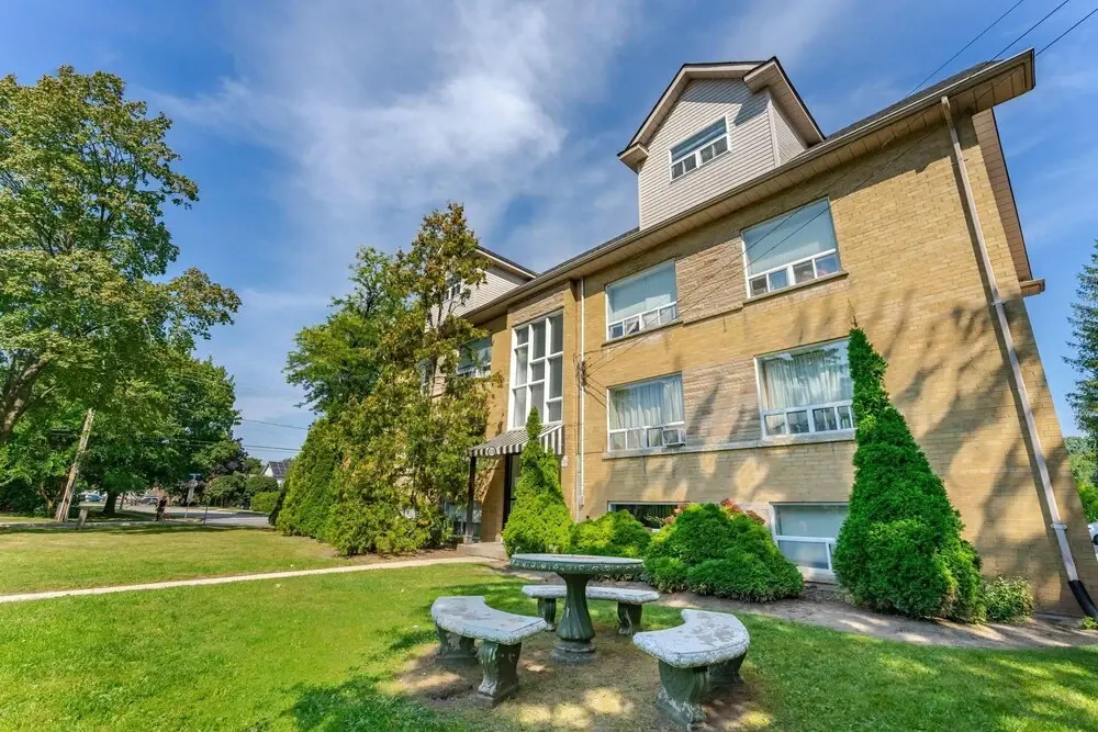 Private 2bdrm Unit With Ensuite Laundry - U5A