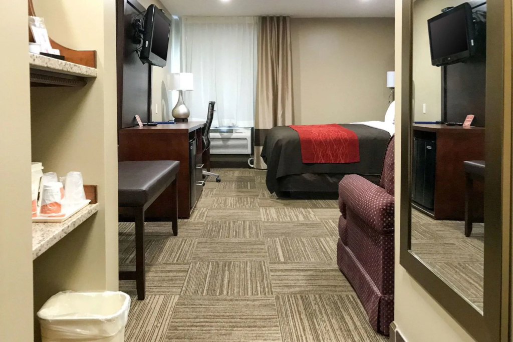 Giles Hotel Inn & Suites