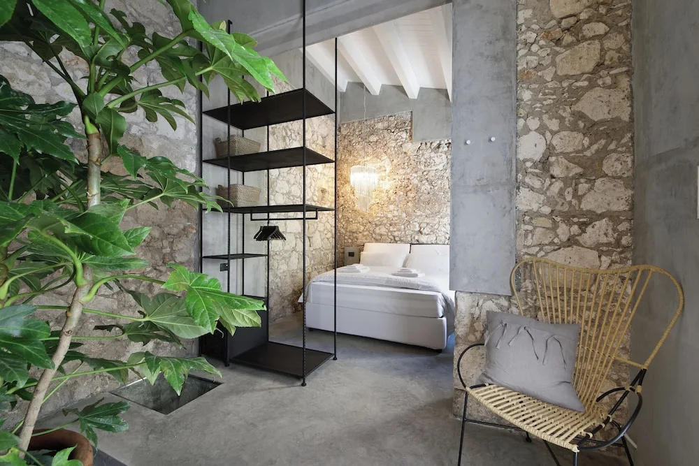 ISONZO SUITES