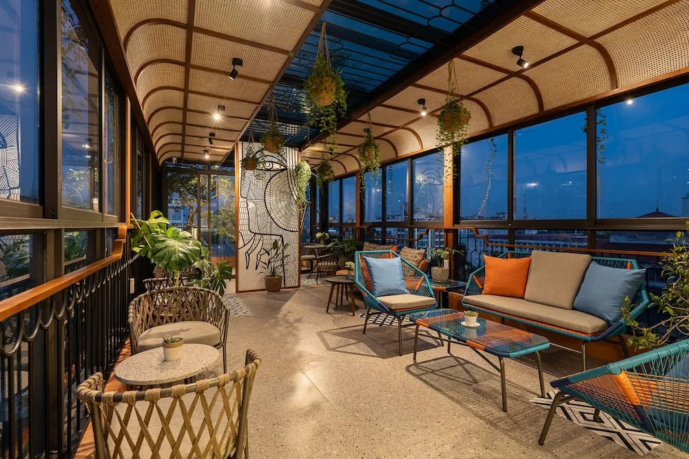 Le Parfum Apartment and Hotel