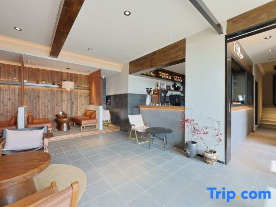 ShiLanLi·Lnn First-line Sea View Vacation Stay (Dali Longni Wharf Store)
