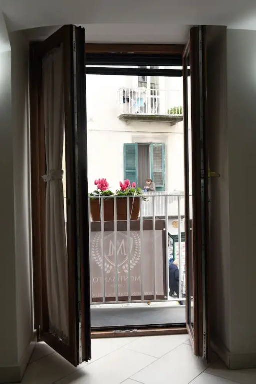 Montesantogroup Holiday House