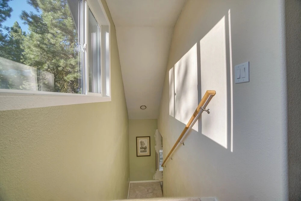 Cascade Cabin Hideaway w/ Views, 1/2 Mi to Lake
