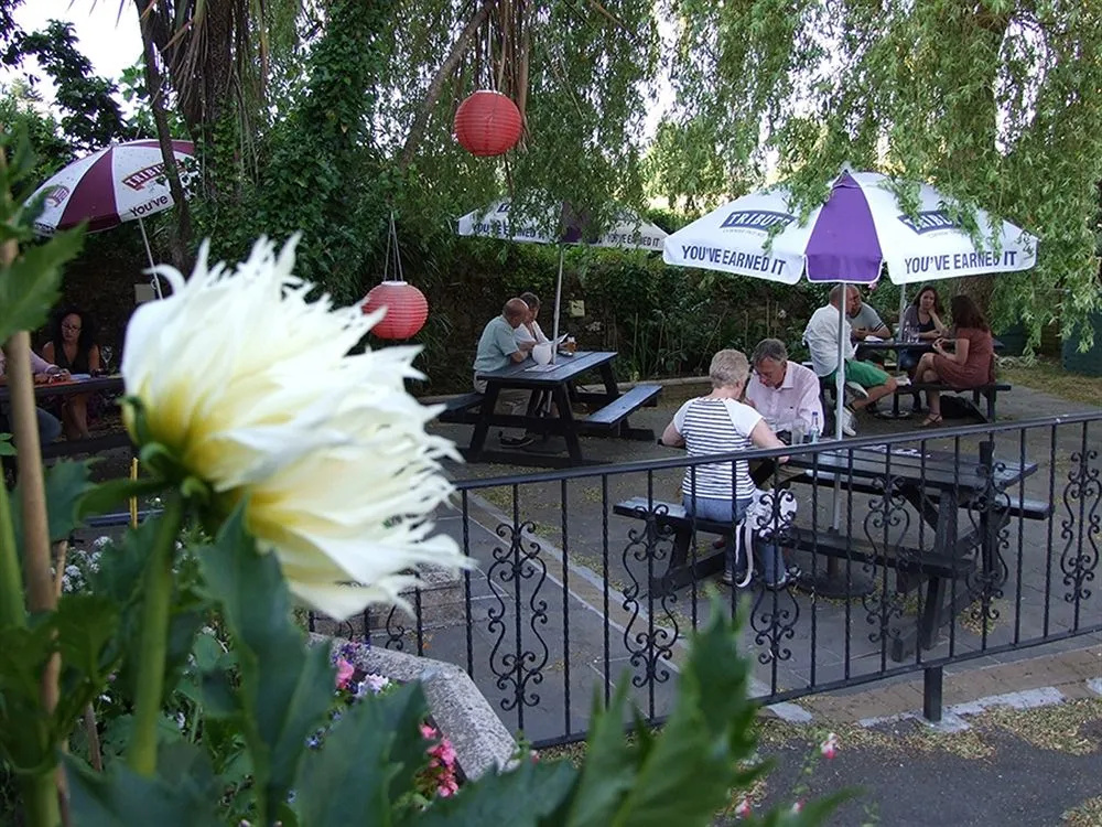 Royal Oak Inn