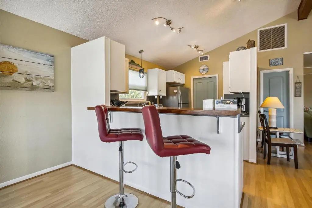 Canal Breeze by Ryson Vacation Rentals