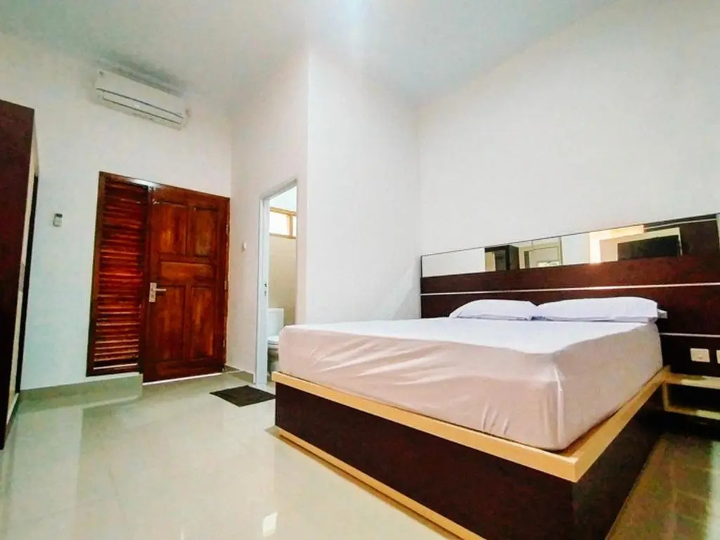 RedDoorz At Artomoro Guest House