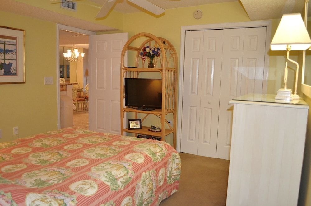 Ocean Bay Club 909 by RedAwning