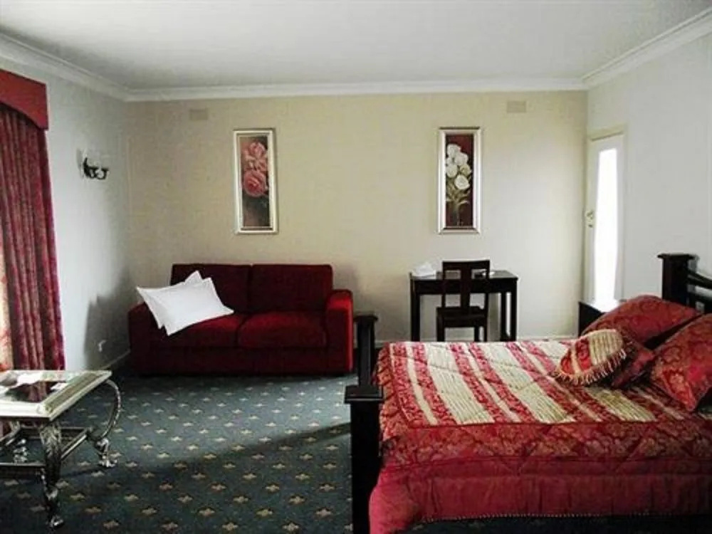 503 On Princes Drive Motel