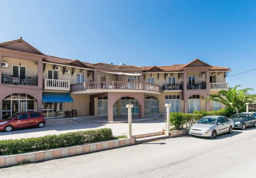 Tsolakis Studios & Apartments