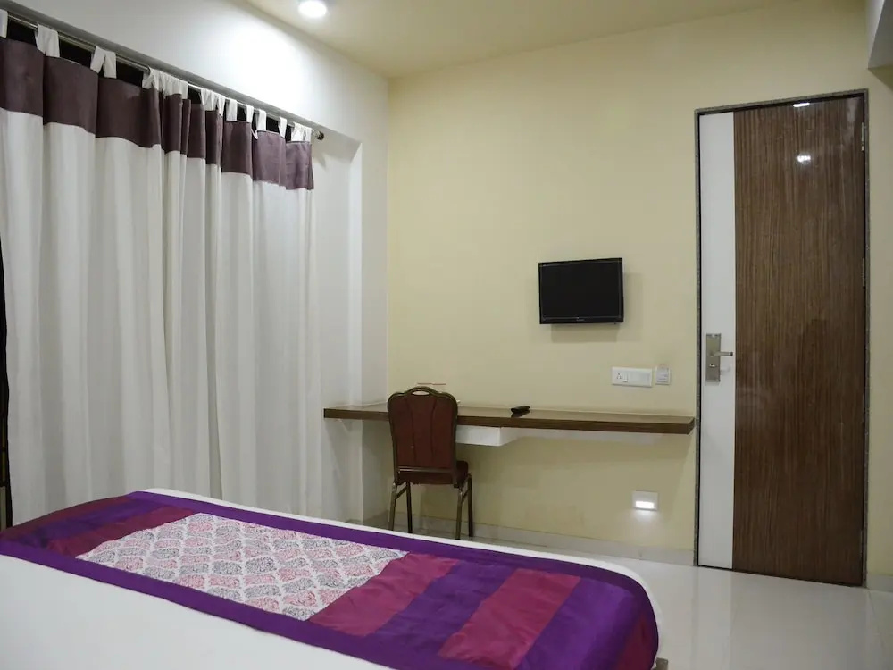 OYO 4017 Hotel Grand Ashwin 1