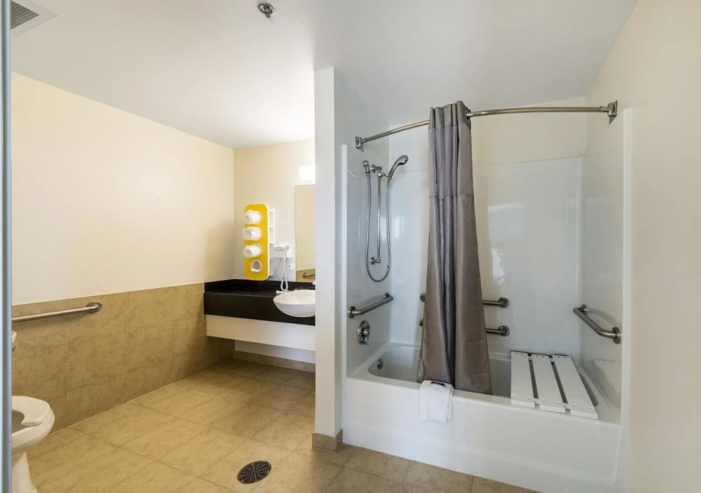 Motel 6 Laredo, TX - Airport