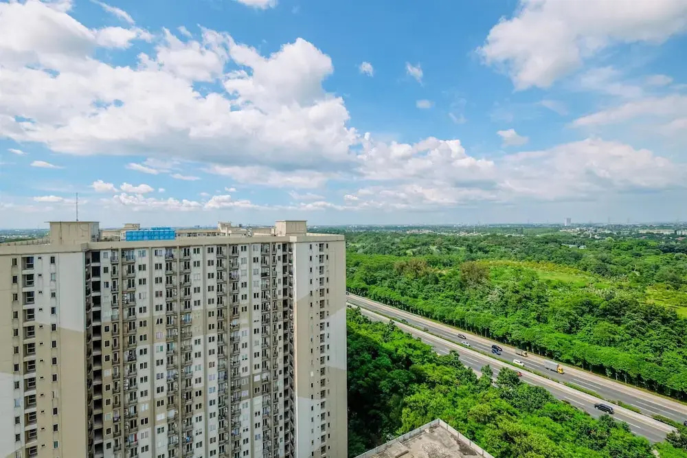 Minimalist and Warm 2BR at 29th Floor Podomoro Golf View Apartment