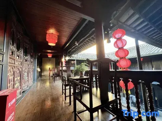 Tonghai Xiushan Inn Xiulu Garden Branch