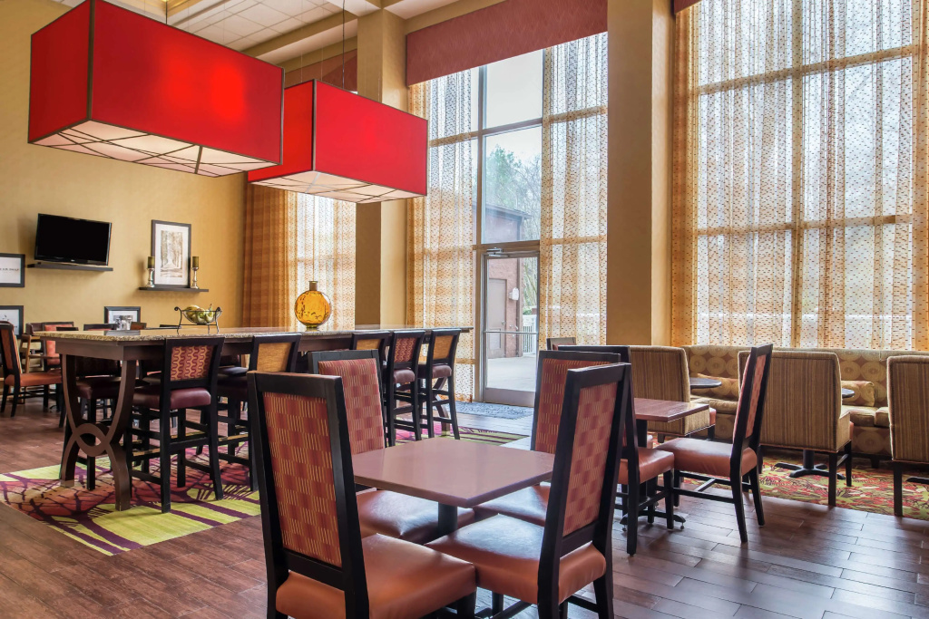 Hampton Inn & Suites Charlotte Arrowood Rd