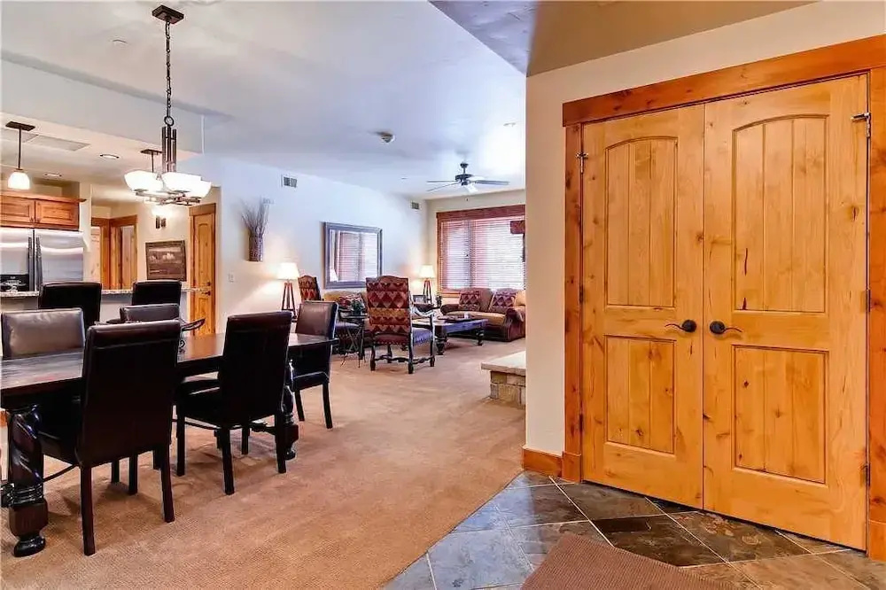5208 Emerald Lodge, Trappeur's Crossing Apartment 4