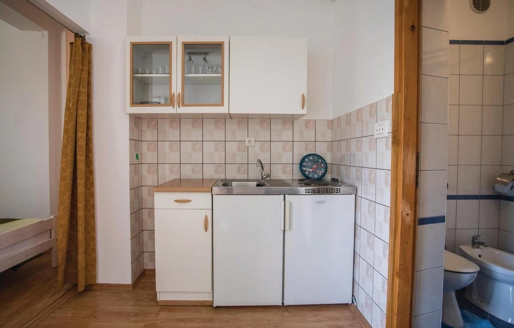 Awesome Home in Bacina With Wifi and 2 Bedrooms