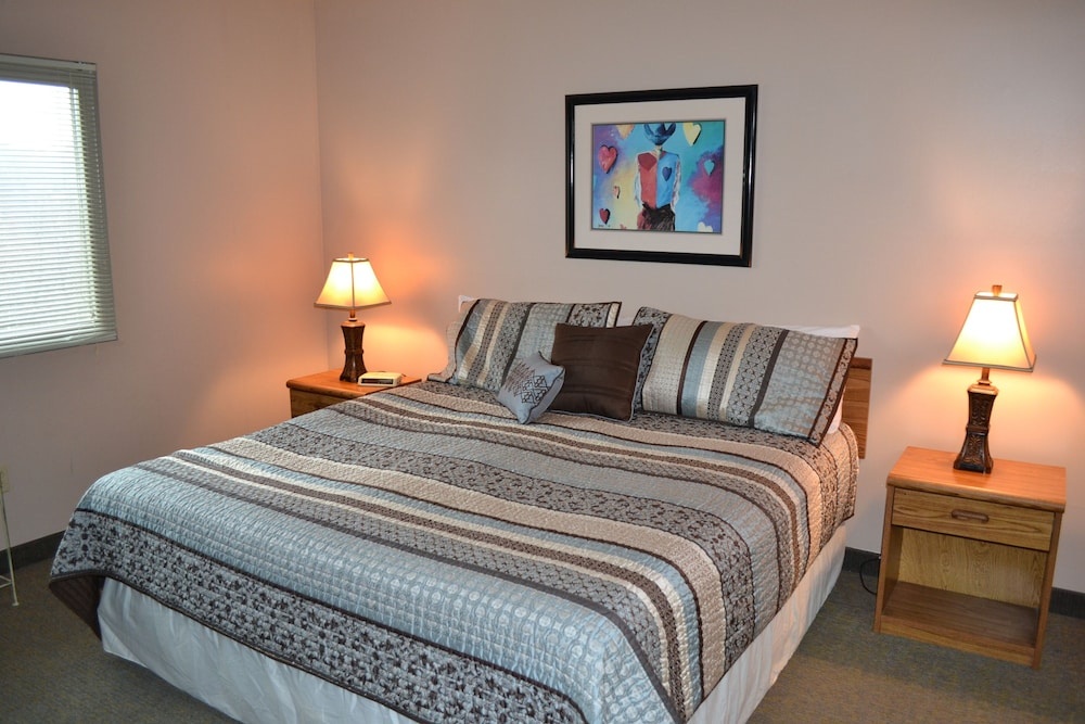 Little Pigeon River 602 2BD Condo with Private Balcony by RedAwning